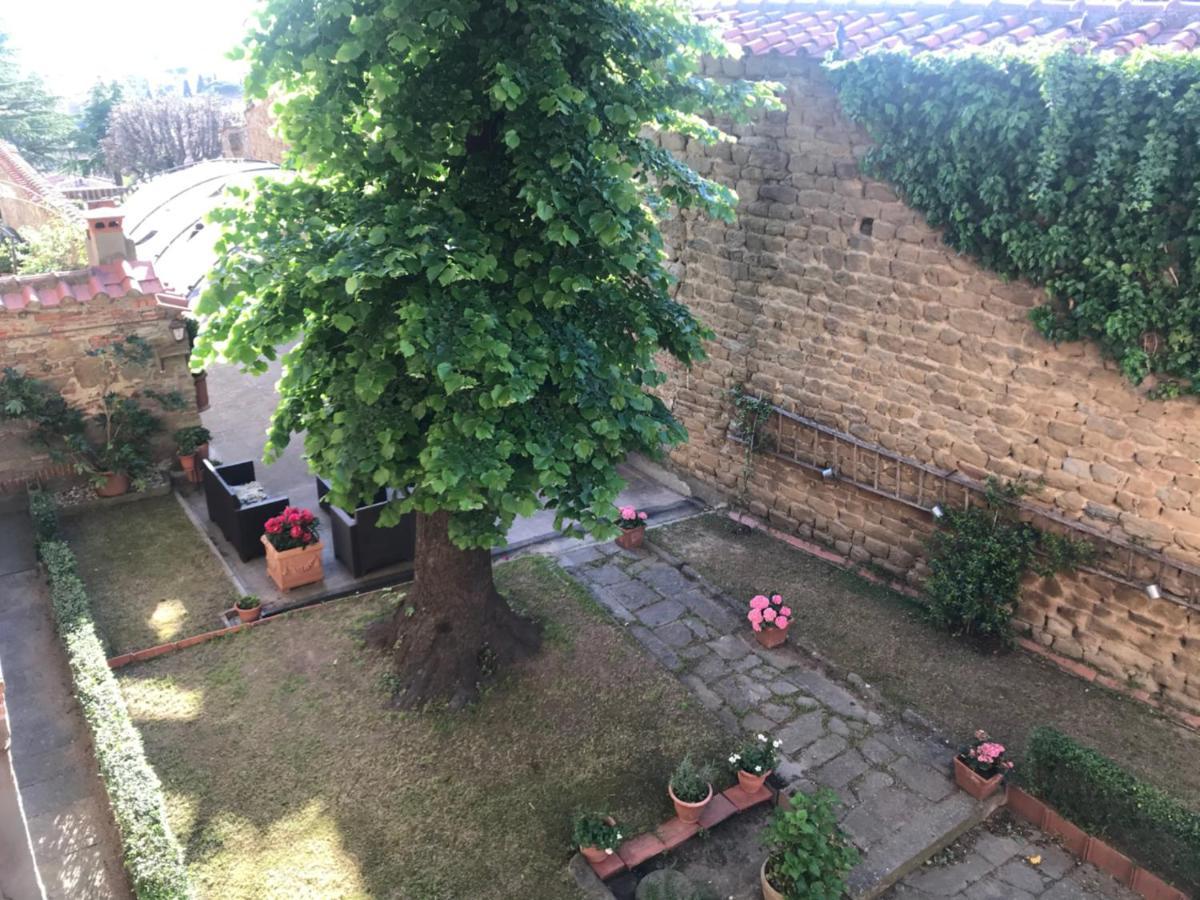 Suite Romantica Con Giardino In Dimora Storica - Camera E Appartamento - B&B Palazzo Robicci Castiglion Fiorentino Bagian luar foto
